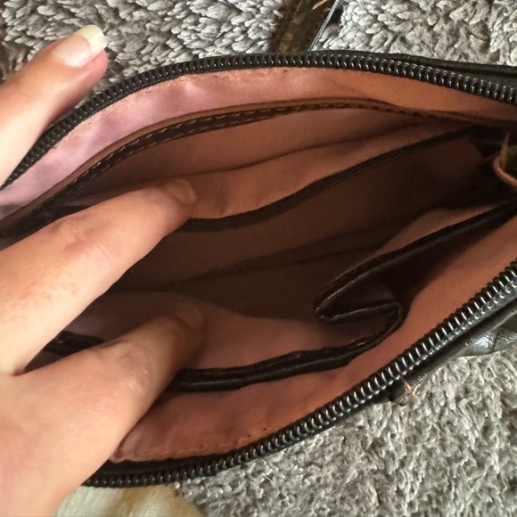 STEVE MADDEN Gold Studded Crossbody - Picture 3 of 9